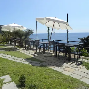 corte-del-gallo.hotelitalianriviera.com/